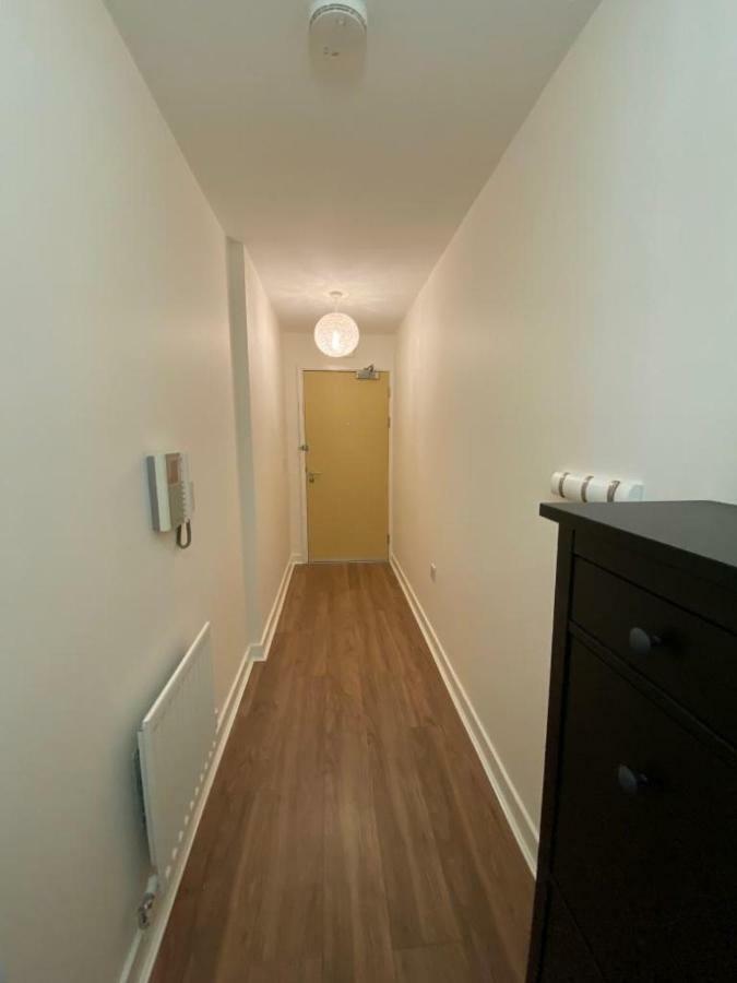 Central Milton Keynes Hub One Bedroom Secured Apartment ภายนอก รูปภาพ