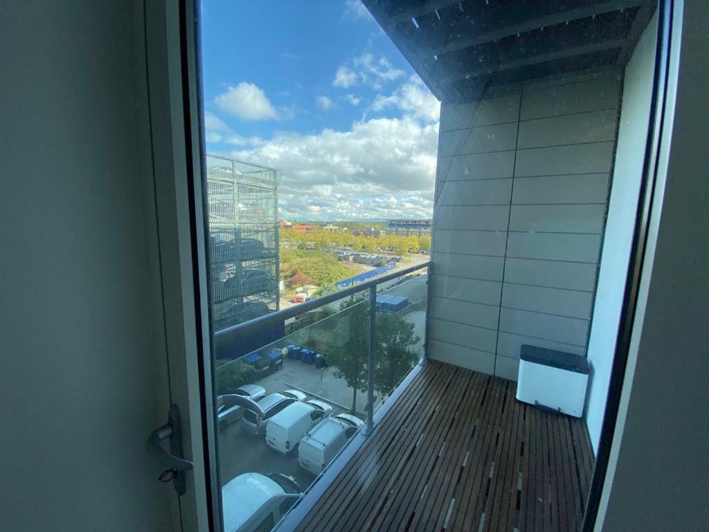 Central Milton Keynes Hub One Bedroom Secured Apartment ภายนอก รูปภาพ