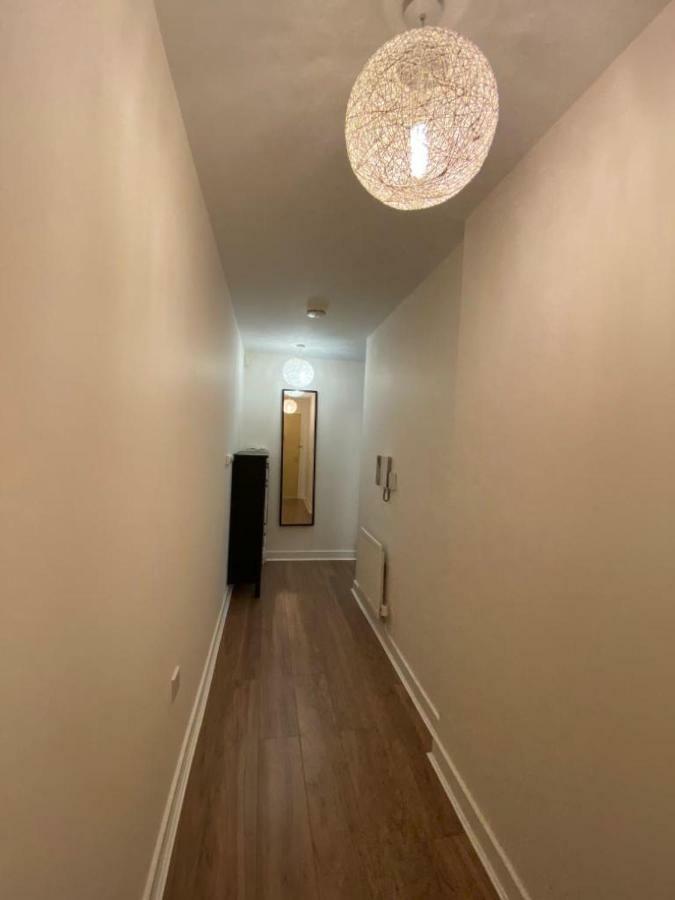 Central Milton Keynes Hub One Bedroom Secured Apartment ภายนอก รูปภาพ